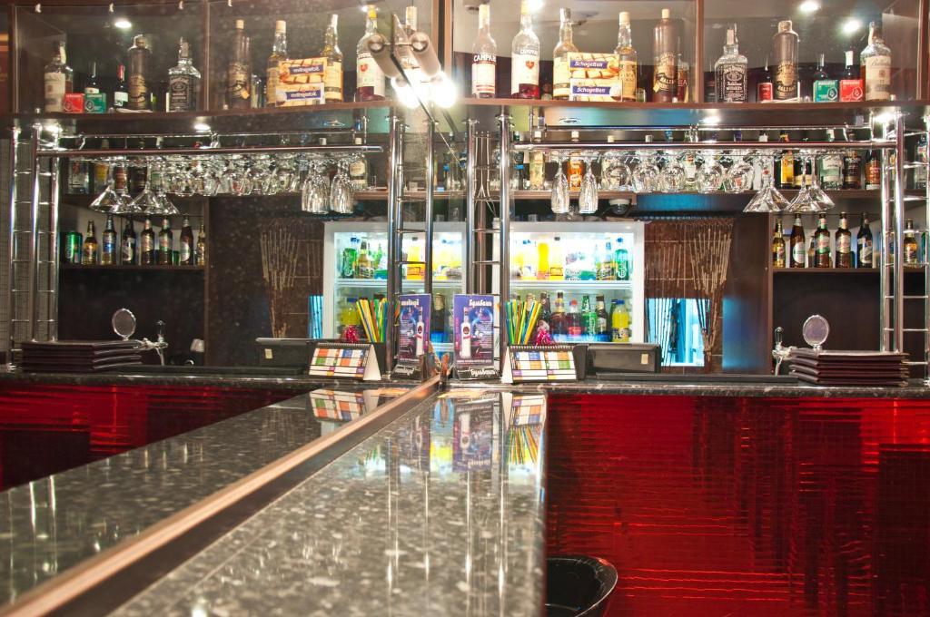 Avenue Hotel Zaslawye מראה חיצוני תמונה