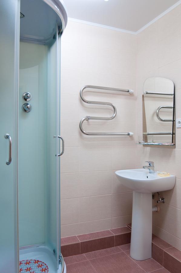 Avenue Hotel Zaslawye מראה חיצוני תמונה