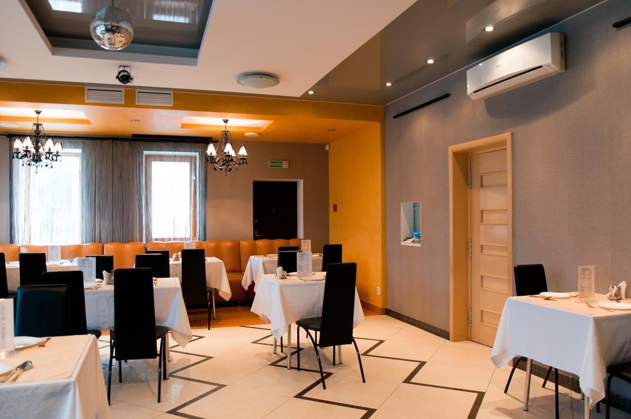 Avenue Hotel Zaslawye מראה חיצוני תמונה