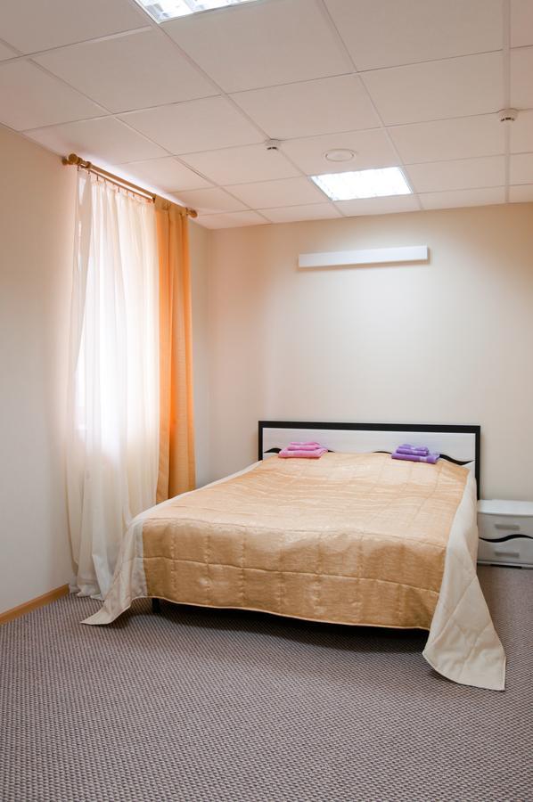 Avenue Hotel Zaslawye מראה חיצוני תמונה